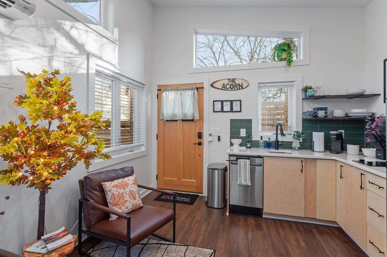 The Acorn - Tiny House In Historic Oakwood Villa Raleigh Exterior photo